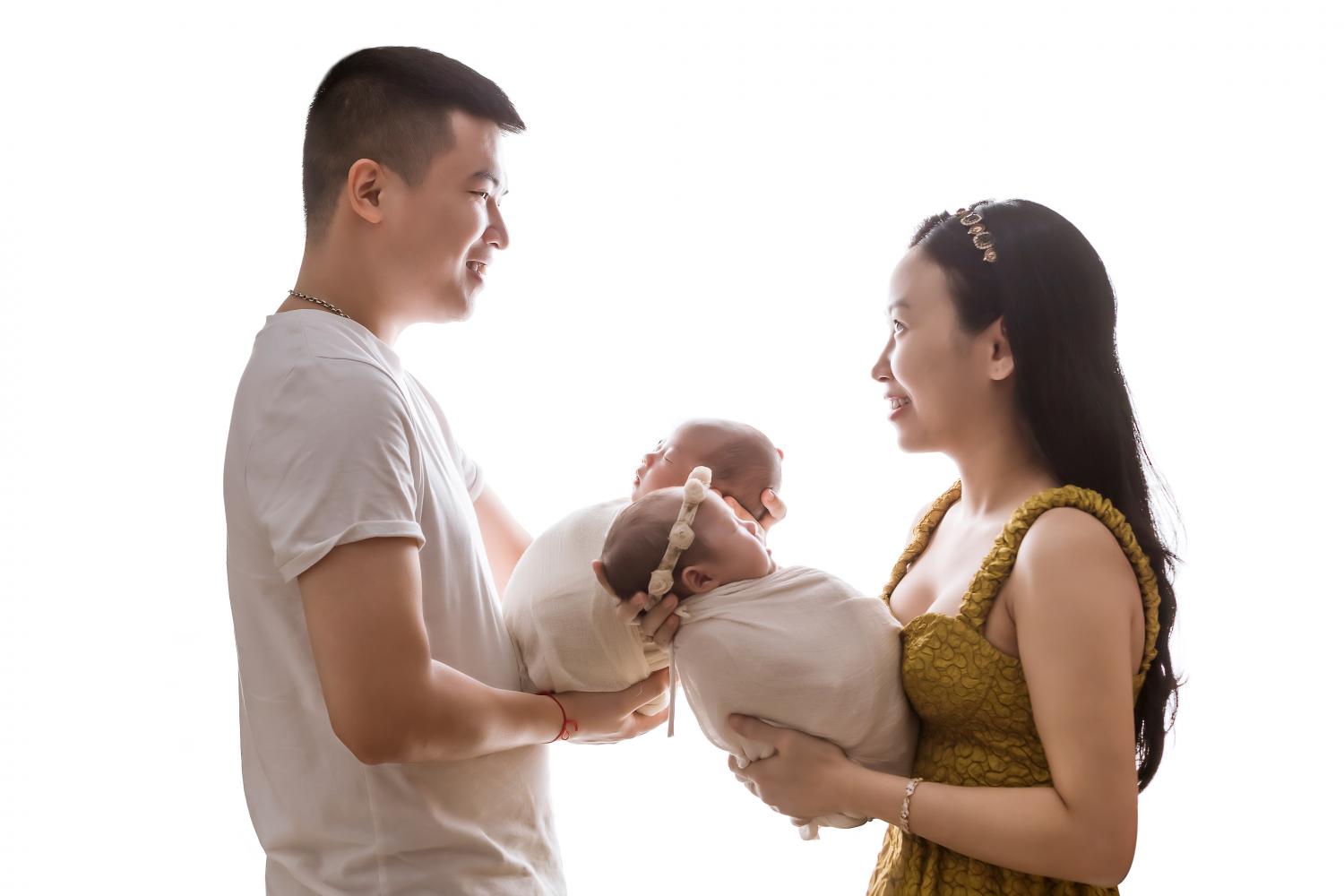 bé sinh đôi Huy Hà