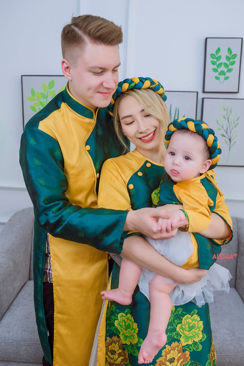 Chụp ảnh gia đình theo concept áo dài truyền thống